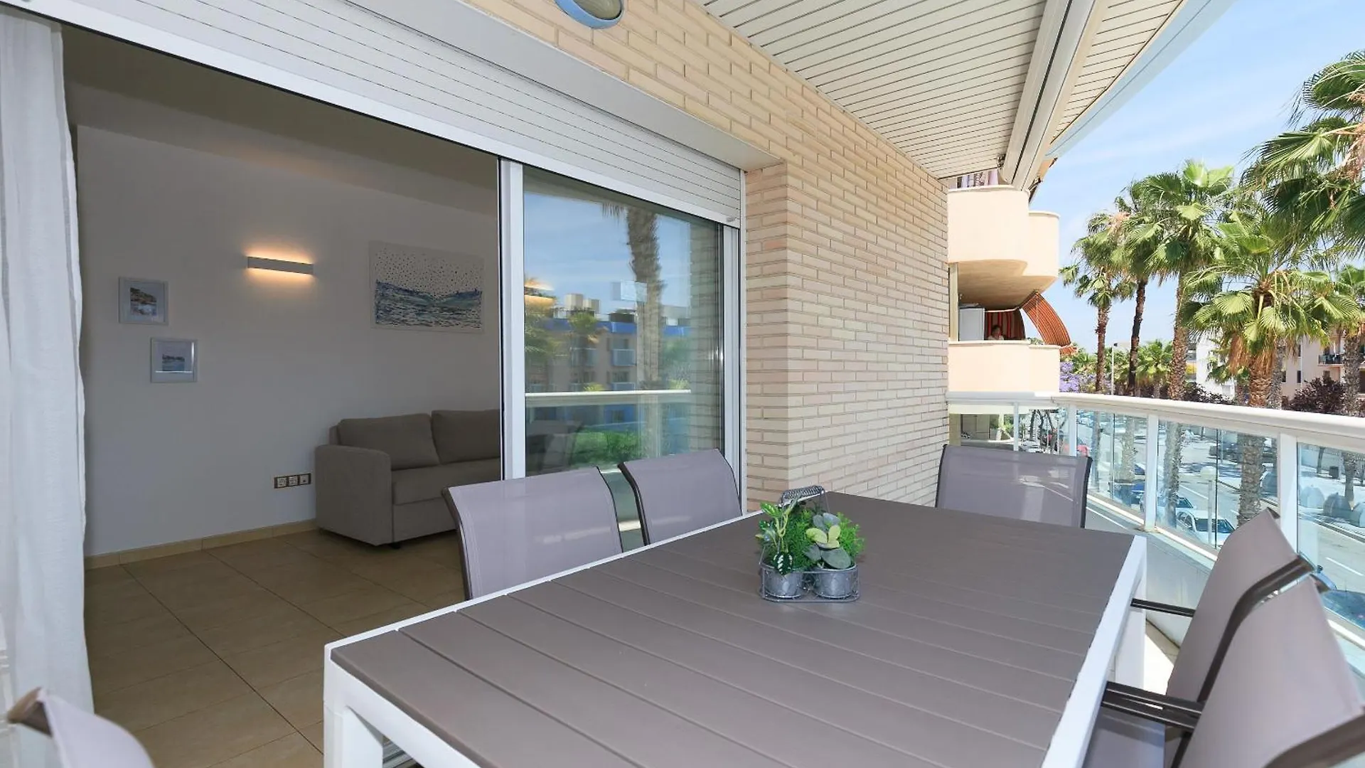 Uhc Els Pins Apartments Salou