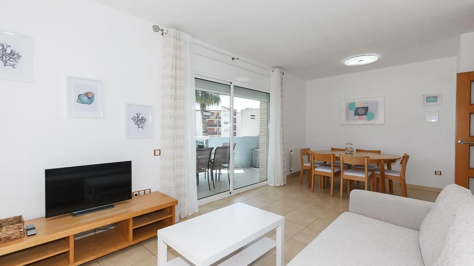 Uhc Els Pins Apartments Salou