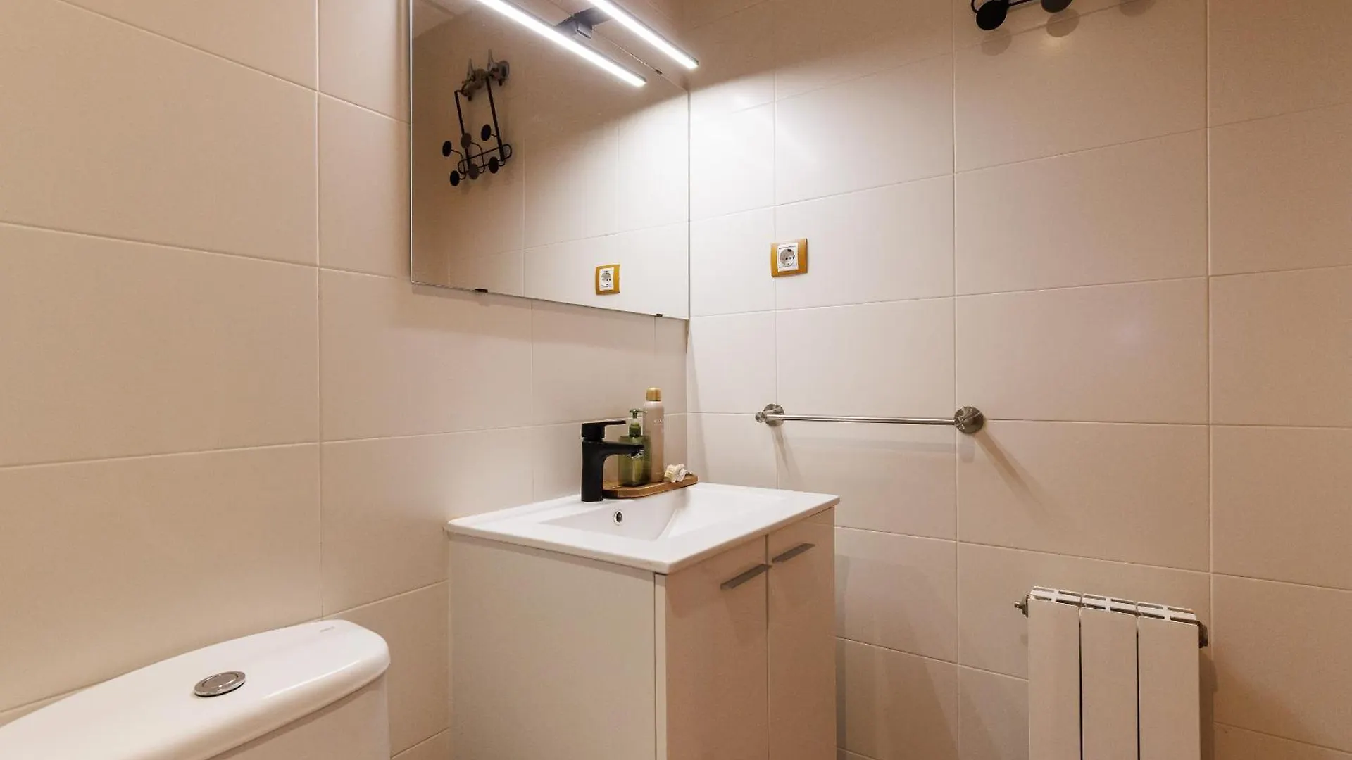 Uhc Els Pins Apartments Salou Spagna