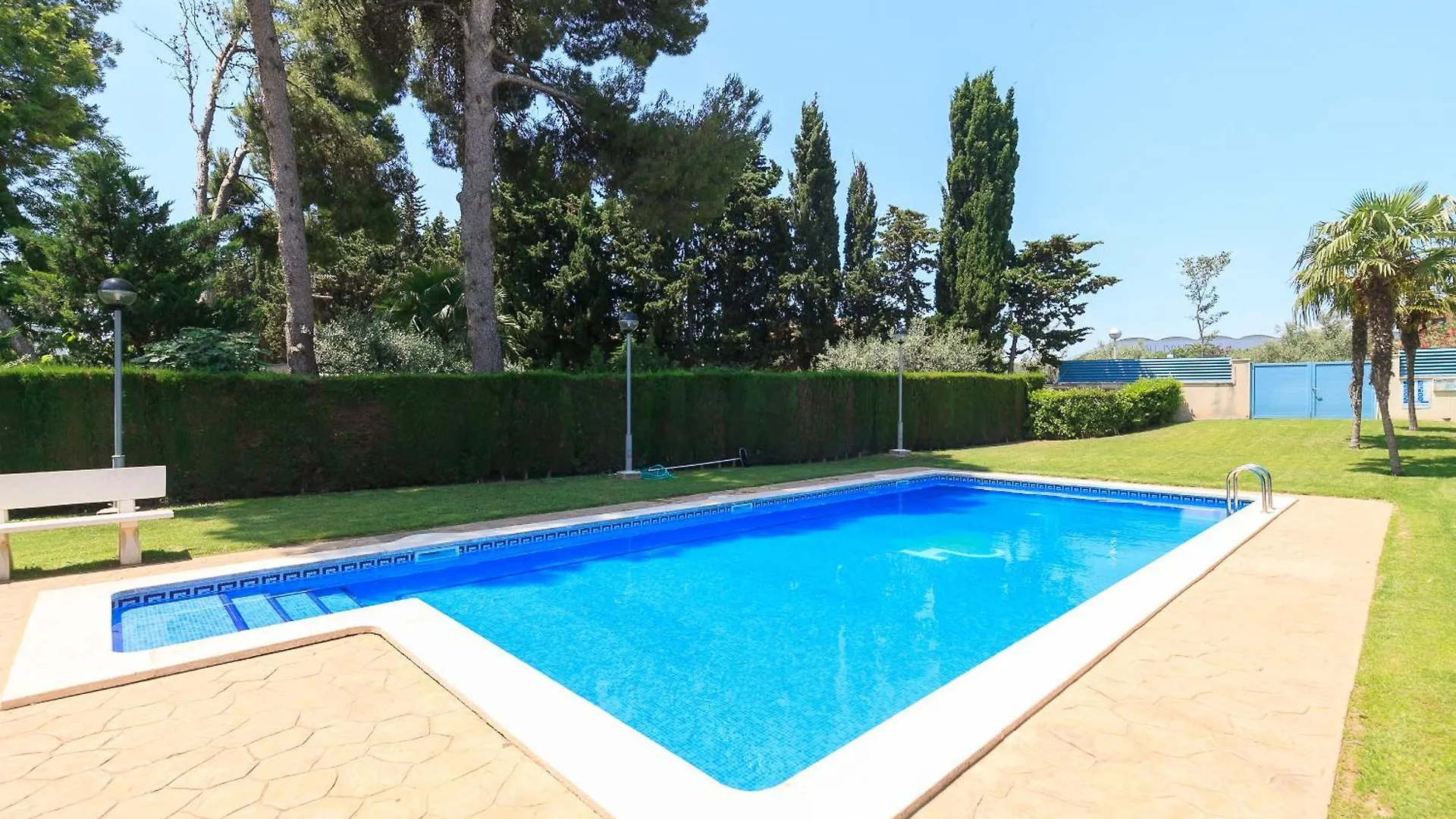 Uhc Els Pins Apartments Salou