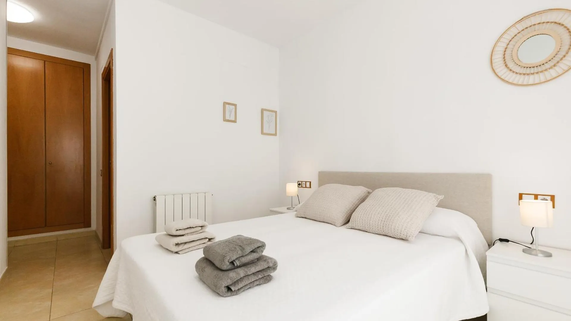 Uhc Els Pins Apartments Salou