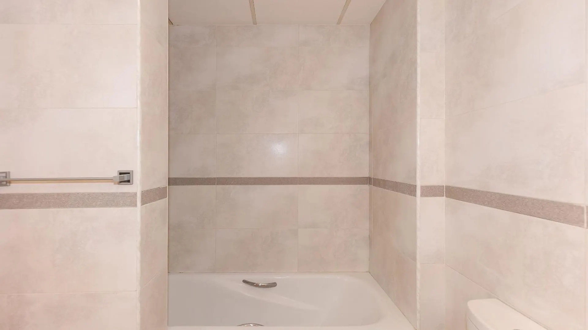 Uhc Els Pins Apartments Salou