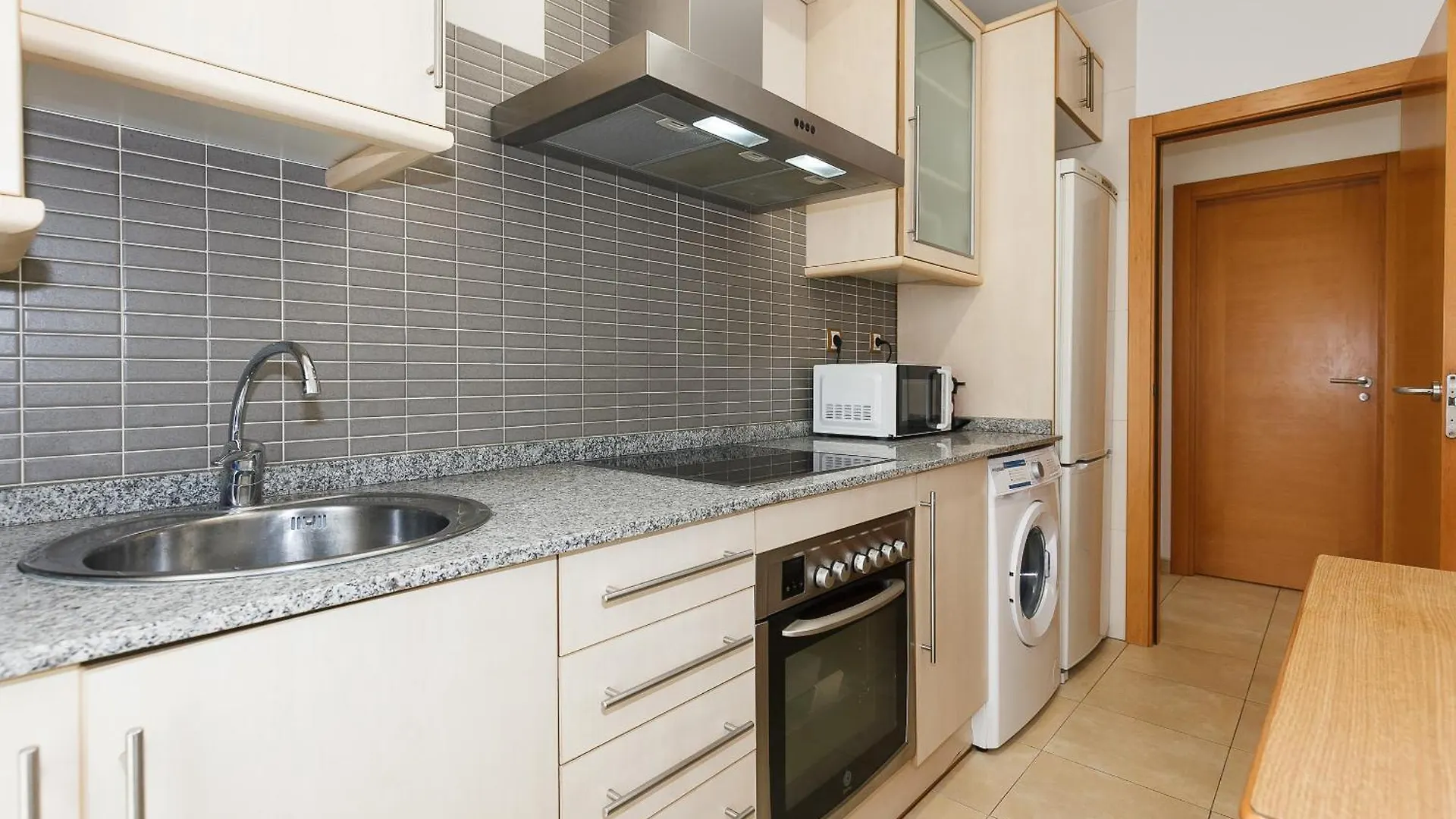 Uhc Els Pins Apartments Salou