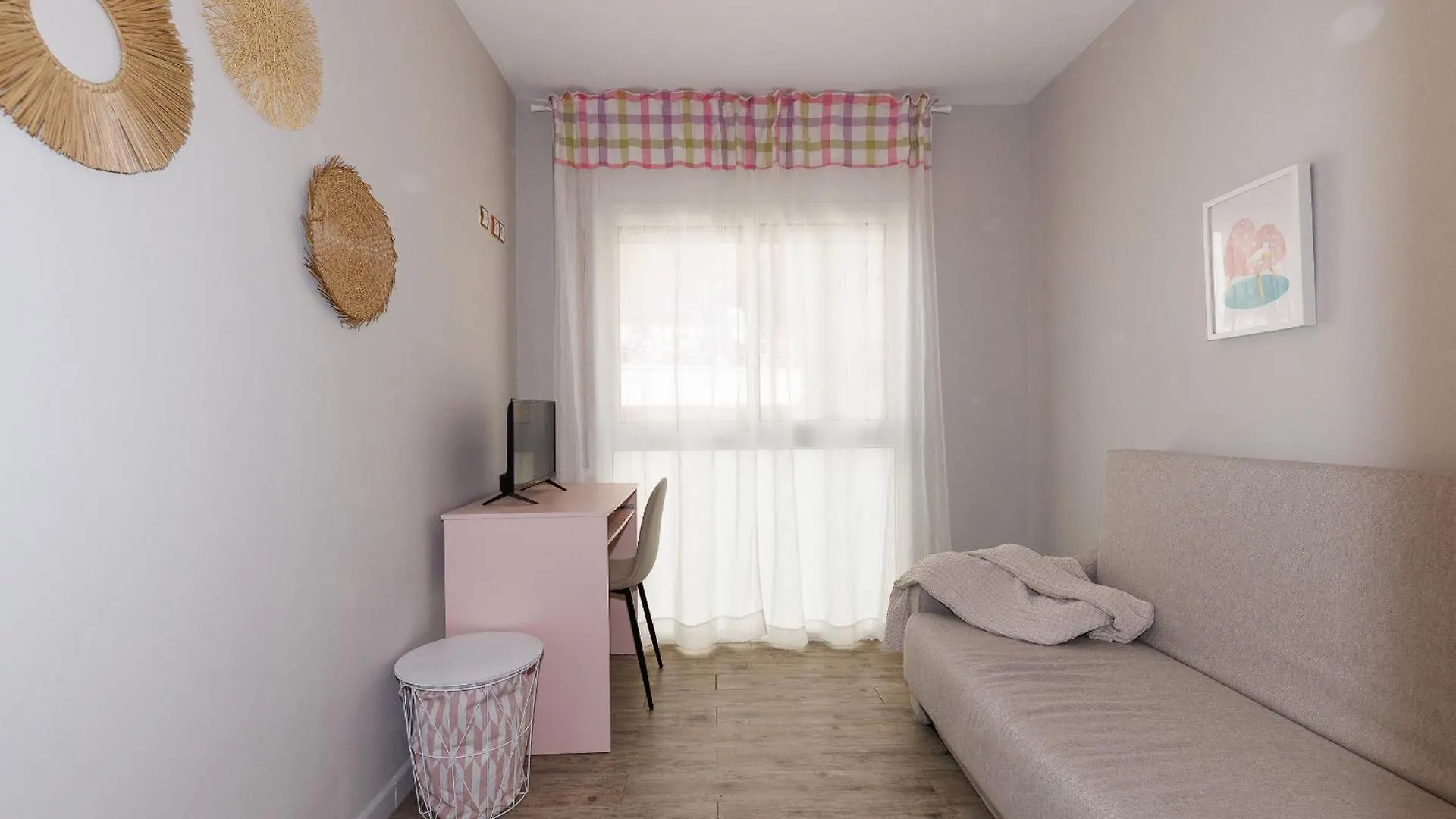 Uhc Els Pins Apartments Salou