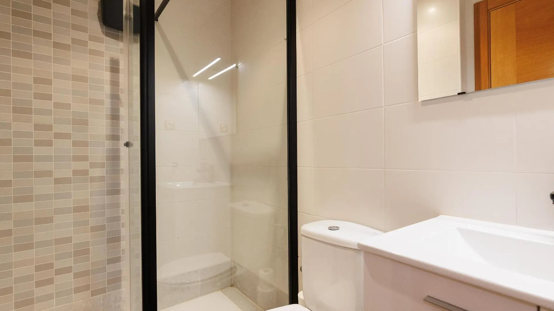 Uhc Els Pins Apartments Salou