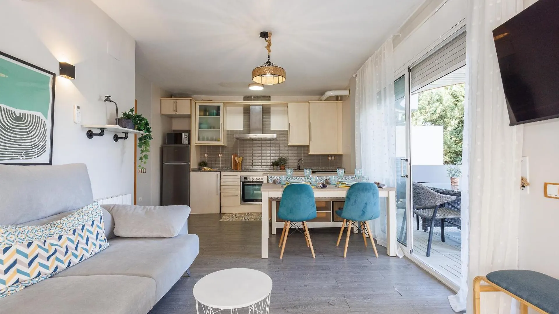 Uhc Els Pins Apartments Salou Spain