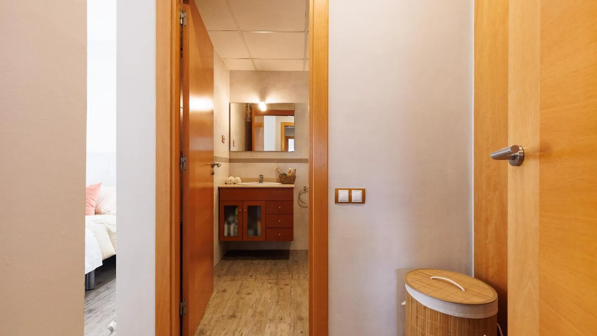 Uhc Els Pins Apartments Salou